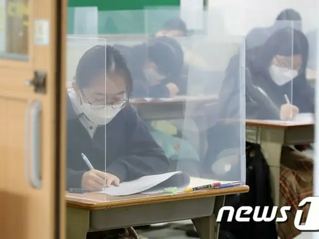 今年の大学入試は難易度を下げて出題すべき、現役生に有利か＝韓国（提供:news1）