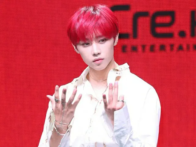 「THE BOYZ」ソヌ、ビーチでの喫煙写真騒動を謝罪「ファン、メンバーに申し訳ない」