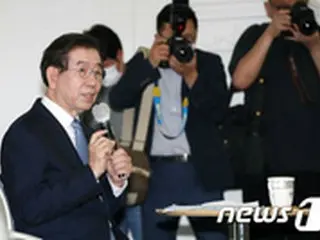ソウル市長によるセクハラ被害訴えた女性側、会見で被害明かす 「ベッドに呼ばれて抱きしめてほしいと…」