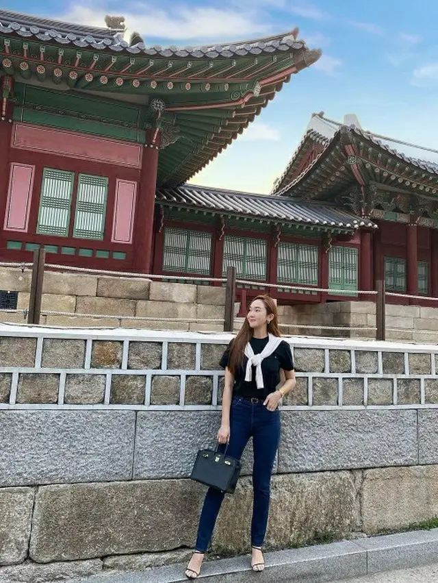 ジェシカ（元少女時代）、宮殿に浮かぶ氷の女王…まさにグラビアのよう（提供:OSEN）