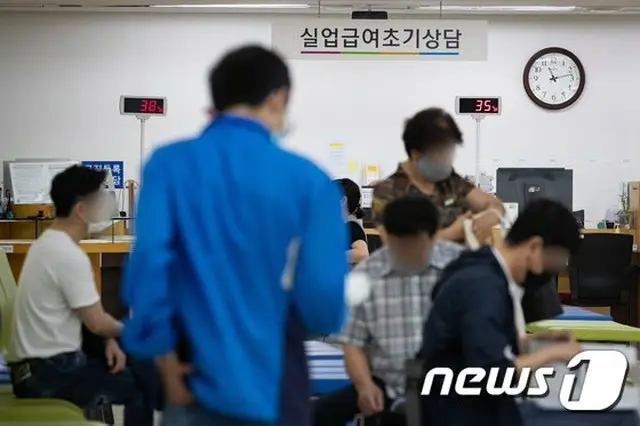 ”コロナショック”4か月連続で就業者減少… 6月は35万人減少＝韓国（画像:news1）