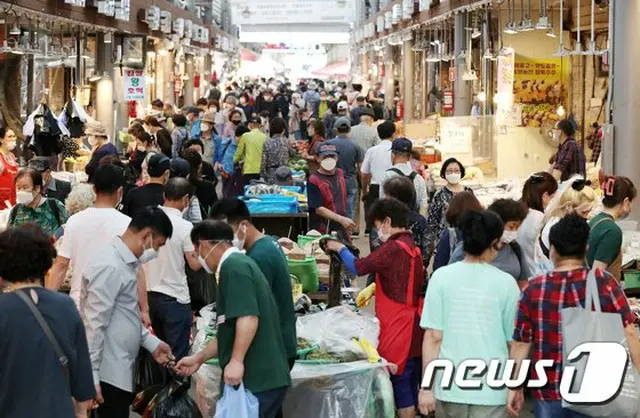 韓国「同行セール」効果、伝統市場は新型コロナ以降の最大売上げに回復（画像:news1）