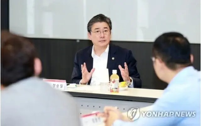 鄭升一次官（産業通商資源部提供）＝（聯合ニュース）≪転載・転用禁止≫