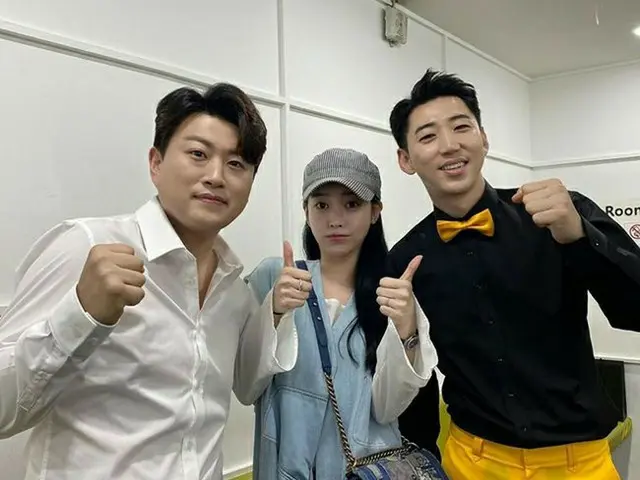 ソヨン（元T-ARA）、事務所移籍後“家族”となったキム・ホジュン＆ヨンギと3ショット…番組に激励訪問（提供:OSEN）