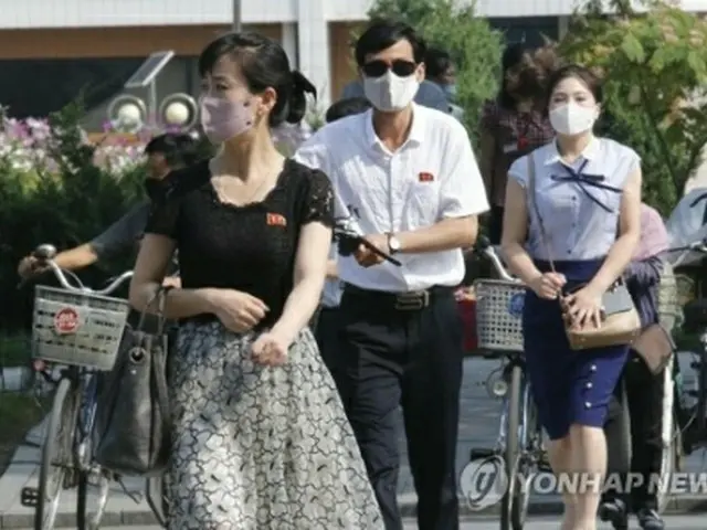 マスクを着用している平壌市民たち＝（AP＝聯合ニュース）