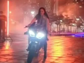 【トピック】女優ソン・イェジン、バイクに乗る姿がかっこよすぎると話題