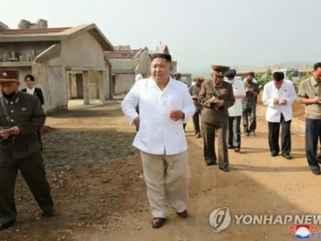 北朝鮮の朝鮮中央通信は２３日、金委員長が黄海北道・黄州の鶏工場の建設現場を現地指導したと報じた＝（朝鮮中央通信＝聯合ニュース）≪転載・転用禁止≫
