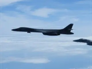 米空軍爆撃機が日本近海で訓練　特殊作戦機も韓国沖を飛行