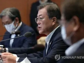 「完全なミサイル主権」確保へ努力　文大統領
