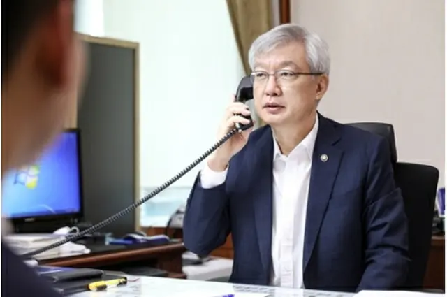 ７カ国の外務次官による電話協議に参加した李泰鎬氏（外交部提供）＝（聯合ニュース）≪転載・転用禁止≫