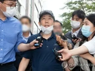 韓国検察　報道陣暴行容疑の脱北者団体代表の逮捕状請求せず