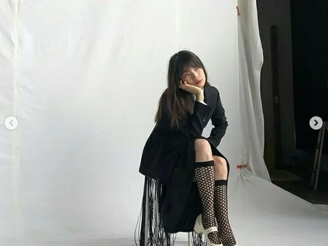 スジ（元Miss A）、画報撮影で網タイツをはいて誇る脚線美（提供:News1）