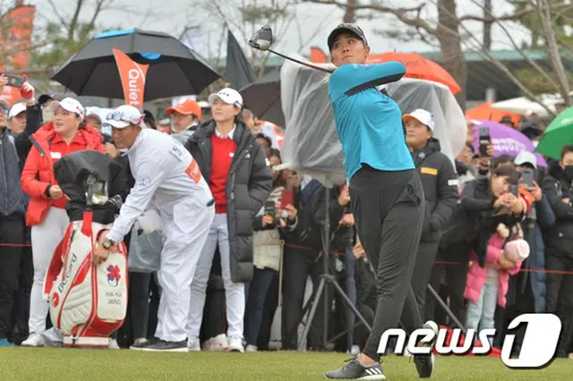 “メジャークイーン”ダニエル・カン、5か月ぶりに再開のLPGA初大会で優勝（画像提供:news1/2019.12.1）