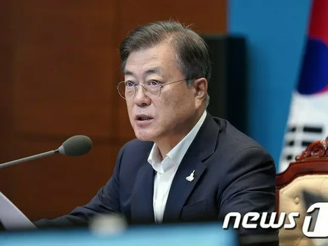 文在寅 韓国大統領は豪雨被害への対応のため、3日からの夏休みの日程を取り消した（提供:news1）