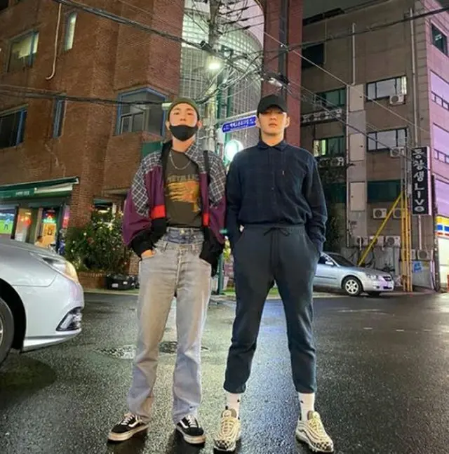 キー（SHINee）、除隊を控えたチャンソプ（BTOB）と凛々しい“ストリート友情ショット”を公開（提供:OSEN）