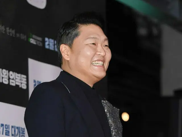 韓国歌手PSY（サイ）が自身の公式YouTubeチャンネル登録者数が1400万人達成を自ら祝った。（提供:OSEN）