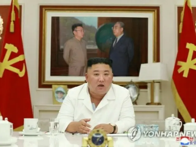 党中央委員会政務局会議に出席した金委員長＝（朝鮮中央通信＝聯合ニュース）≪転載・転用禁止≫