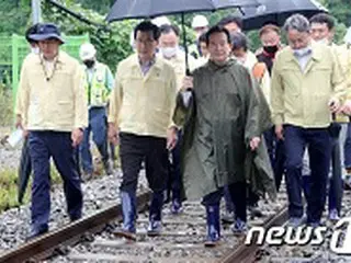 丁世均国務総理、文在寅大統領に続いて休暇延期…集中豪雨の被害収拾に注力＝韓国