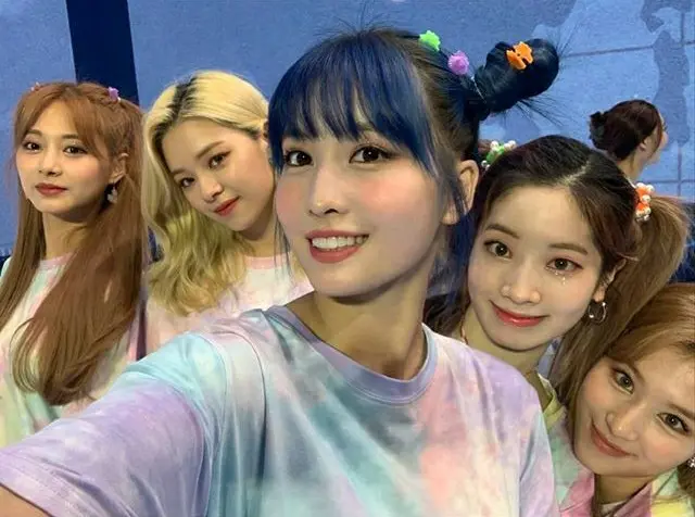「TWICE」、初のオンラインコンサートの裏側を大放出…「ONCEありがとう」（提供:OSEN）