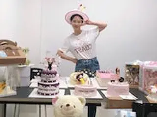 女優ソン・ジヒョ、ファンのプレゼントに囲まれて幸せな39歳の誕生日..そっくりさんのNUCKSALも祝福