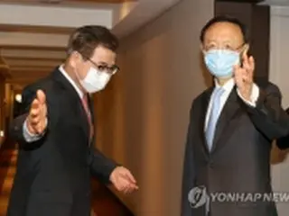 韓中高官　釜山で４時間の会談＝「十分に幅広く対話した」