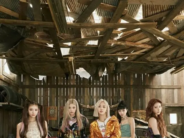 「ITZY」がSBS「人気歌謡」でカムバックステージを繰り広げる。（提供:OSEN）