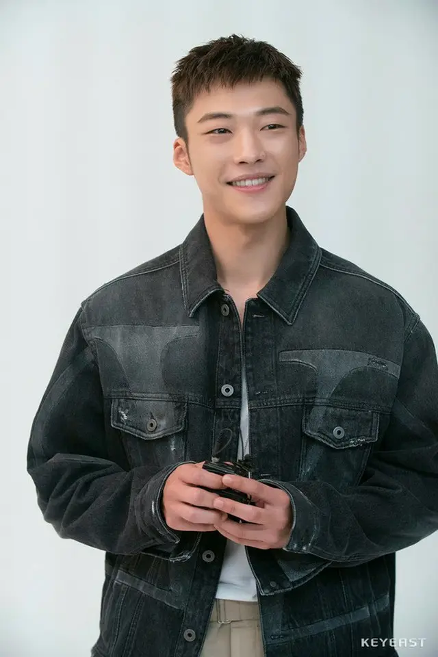 【トピック】俳優ウ・ドファン、入隊前のグラビアビハインド公開（画像提供:OSEN）