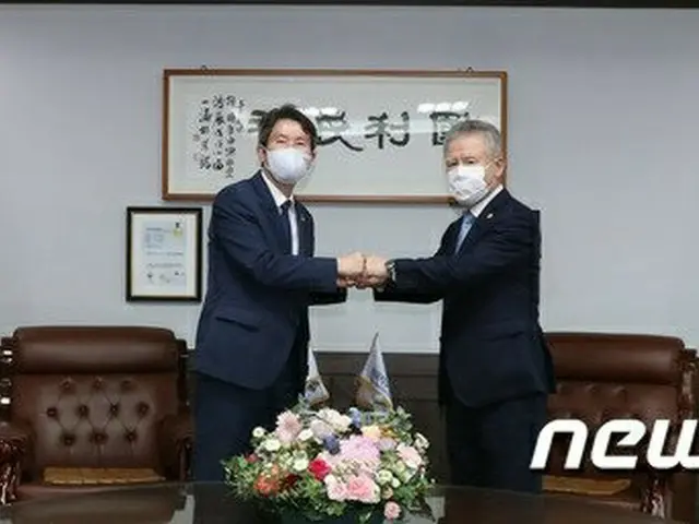 イ・イニョン長官、自由総連盟に「統一の歩み」MOUを提案…「平和の道拡張」（提供:news1）