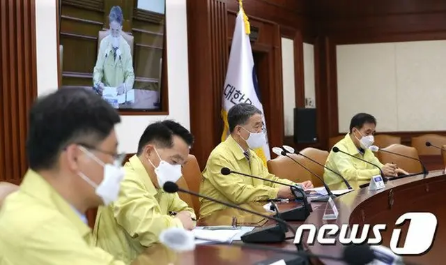 パク・ヌンフ韓国保健福祉相は、首都圏地域に強化された防疫措置に関して、国民たち理解を求めた（画像提供:wowkorea）