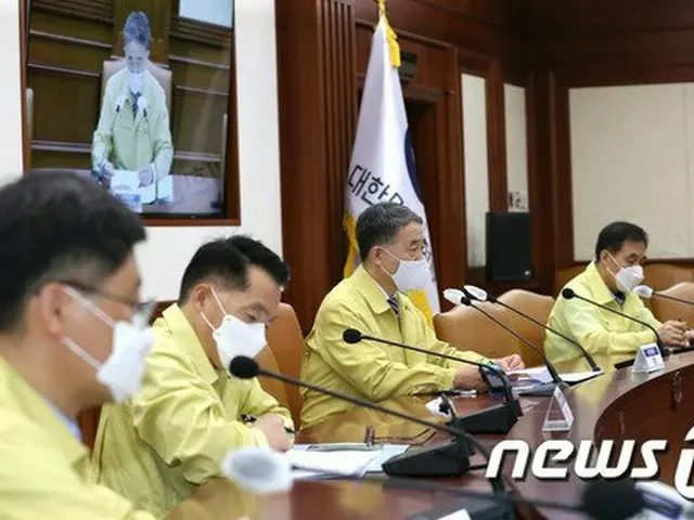 パク・ヌンフ韓国保健福祉相は、首都圏地域に強化された防疫措置に関して、国民たち理解を求めた（画像提供:wowkorea）