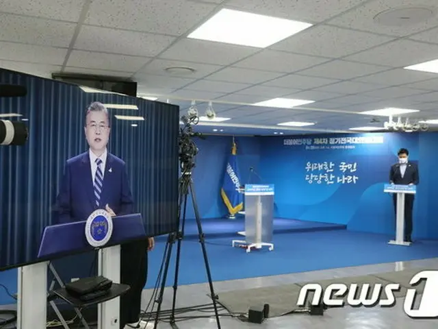 「李洛淵党代表の電話は最優先に受け取る」＝文在寅大統領（提供:news1）