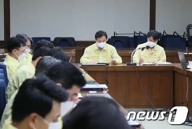 国会会議室に仕切り・1人にマイク1台設置＝韓国（画像提供:wowkorea）