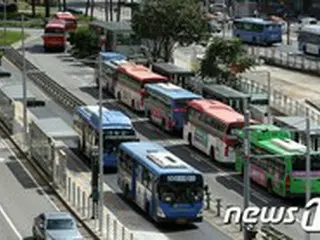 ソウル市のバス運行数は縮小、飲食店やコーヒーショップの営業違反は告発措置…コロナ接触最小化を図る韓国の首都圏