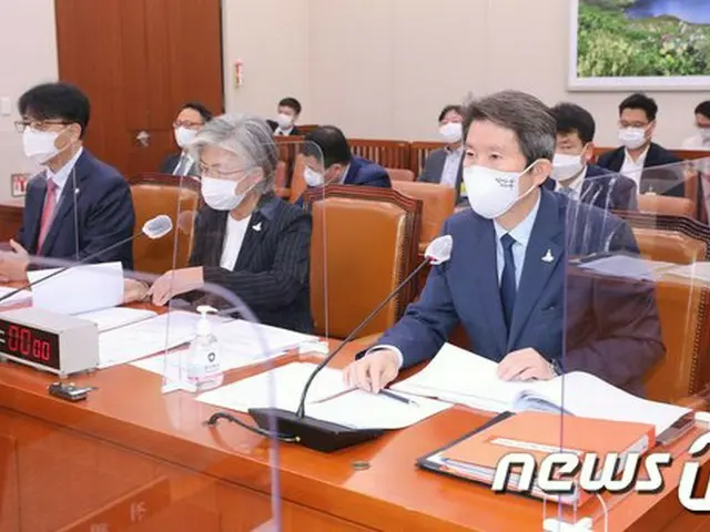 韓国の李仁栄 統一相が、外交統一委員会総会で発言している（画像提供:wowkorea）