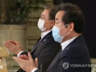 文大統領　与党代表に就任した前首相と昼食会＝「いつでも相談を」