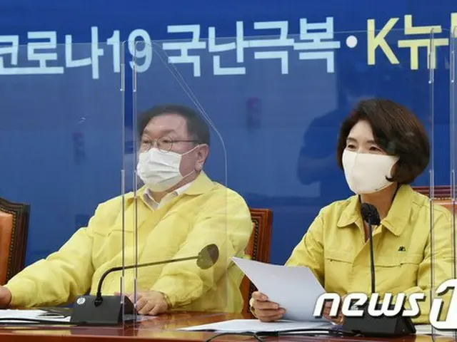 大韓医師協会と韓国政府が、朝方4時まで続けた夜通しの交渉により、ついに「暫定合意案」が作られた（画像提供:wowkorea）