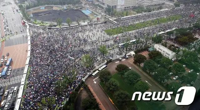 韓国ソウルで、去る8月15日に行われた大規模集会（画像提供:wowkorea）