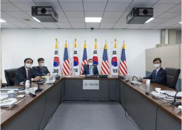 テレビ会議方式で米国と統合国防対話を行う韓国国防部代表団（同部提供）＝（聯合ニュース）≪転載・転用禁止≫