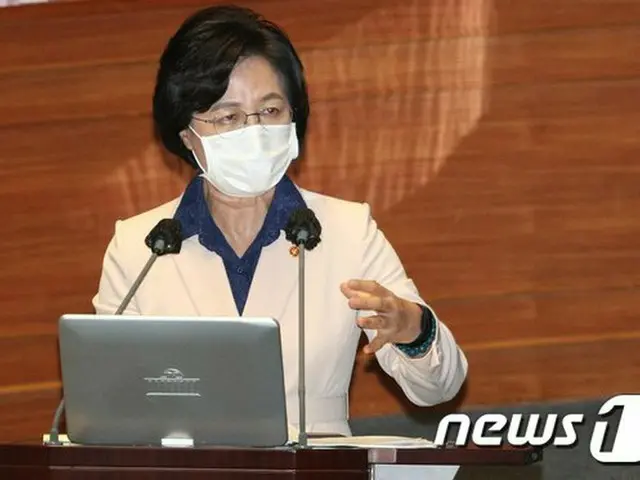 ‘タマネギ女’韓国法相「息子と私が最も大きな被害者だと言えと…情報提供者の誤認と憶測から出たこと」（画像提供:wowkorea）