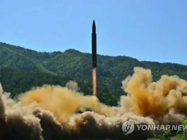北朝鮮が２０１７年７月に発射した「火星１４」＝（朝鮮中央通信＝聯合ニュース）≪転載・転用禁止≫