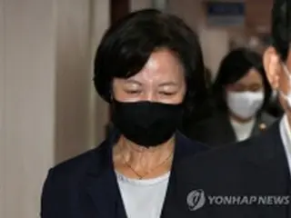 息子巡る疑惑浮上の韓国法相　辞任に賛成49%・反対45%＝世論調査