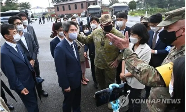 板門店を訪れた李氏（写真共同取材団）＝（聯合ニュース）