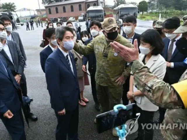 板門店を訪れた李氏（写真共同取材団）＝（聯合ニュース）