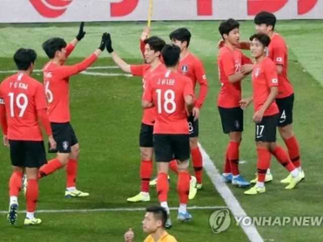昨年１２月に韓国・釜山で開催されたサッカー・東アジアＥ－１選手権で中国と対戦し得点を喜ぶ韓国代表（資料写真）＝（聯合ニュース
