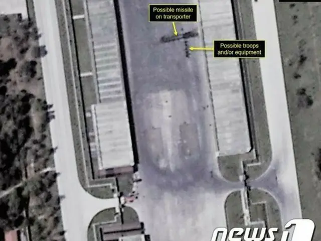 米研究機関の北朝鮮分析サイト“38ノース”は、衛星写真から平壌の訓練場で「ミサイル関連車両を捉えた」と伝えた（画像提供:wowkorea）