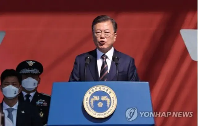 「国軍の日」記念式典で演説する文大統領＝25日、ソウル（聯合ニュース）