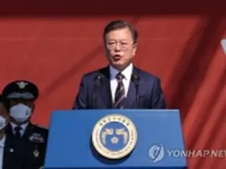 文大統領「国民の安全脅かす行為に断固対応」　国軍の日式典で