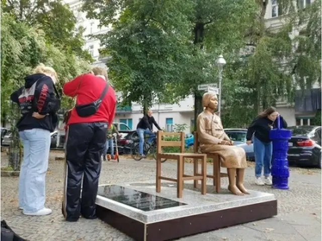 ベルリンに設置された「平和の少女像」＝（聯合ニュース）