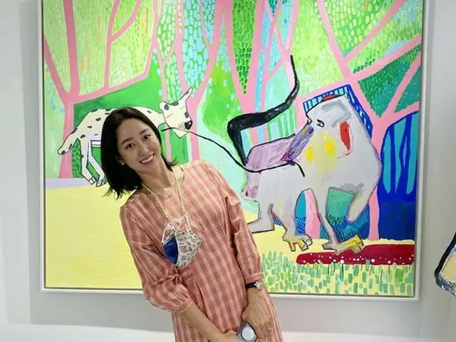 女優チョン・ヘビン、展覧会デートを公開「夫から絵画の誕生日プレゼント」（画像提供:wowkorea）