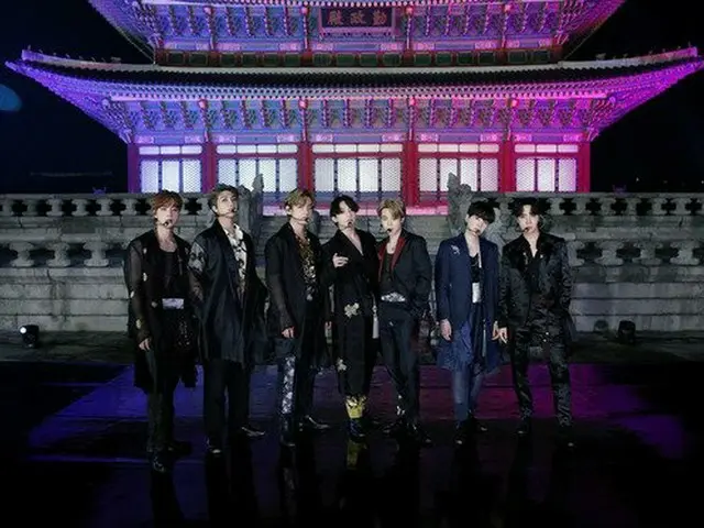 伝統衣装に身を包んだ「BTS（防弾少年団）」、景福宮から世界に向けて熱唱（画像提供:wowkorea）